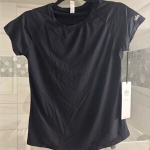 ALO Yoga Women's black Short Sleeve Tee